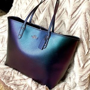 RARE Coach Multicolor Leather Hologram City Tote